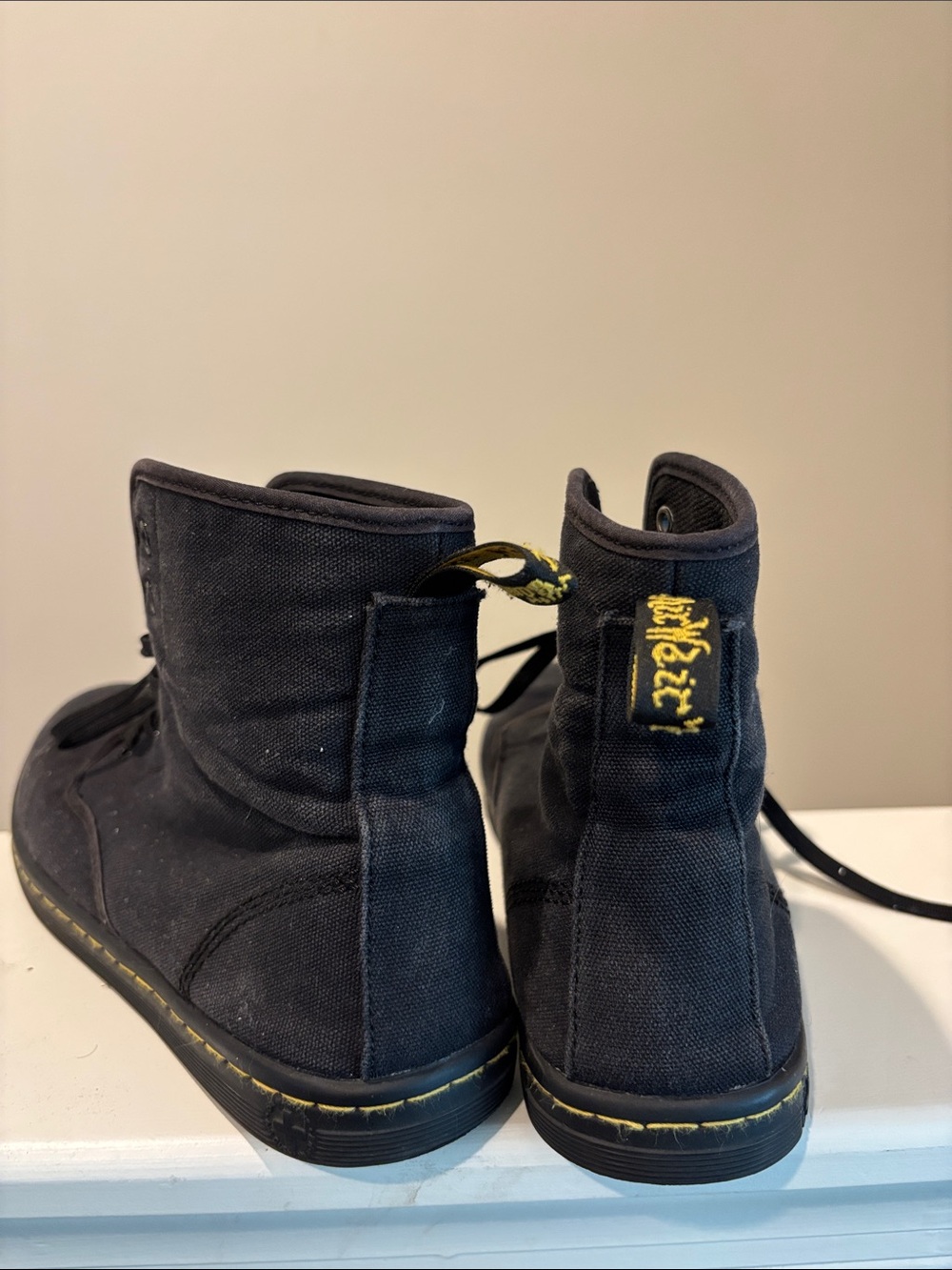 Dr. Martens Shoreditch air wair Black Canvas High-Top Lace-Up Boots - Picture 4 of 6